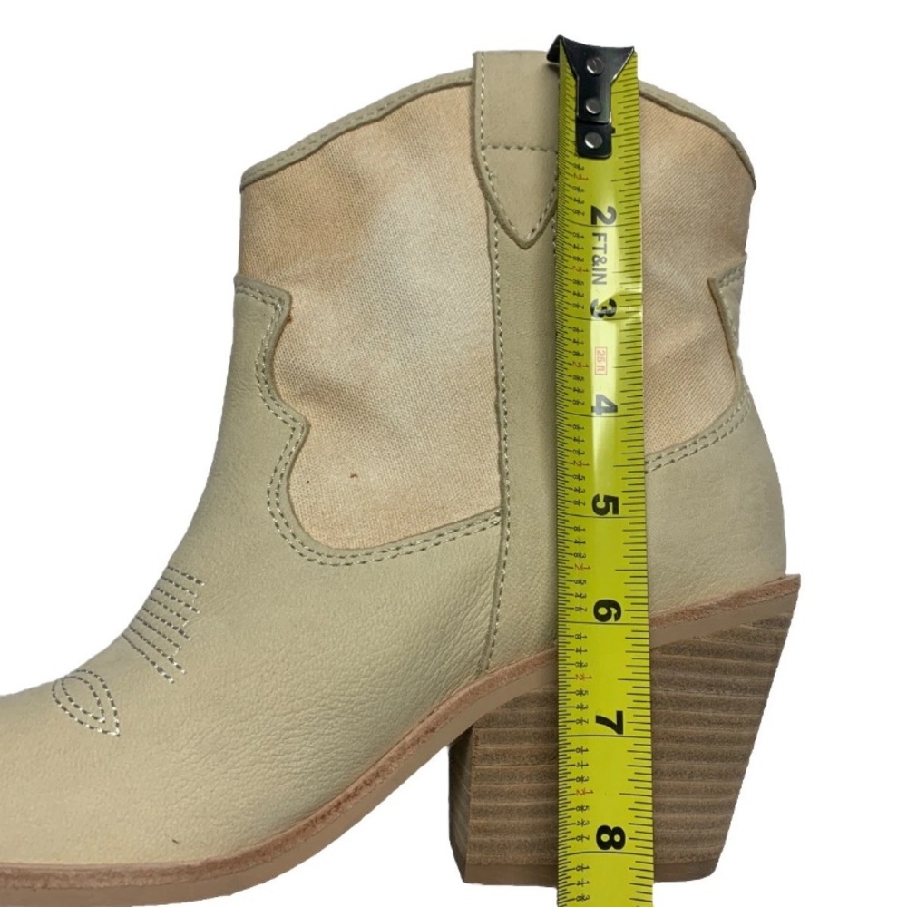 Dolce Vita NWT Vanilla Nubuck booties Sz 8.5 - Picture 3 of 10